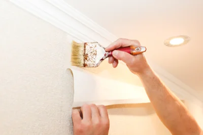 Pose de papier peint à Beausoleil — revêtements muraux et toiles de verre
